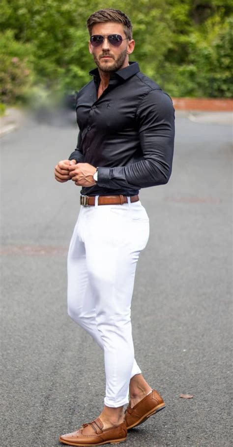 pantalone bianco e camicia nera uomo